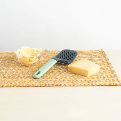 V4HB1DC14F450BD105C5054D5EF8C8373D3R5281991P2