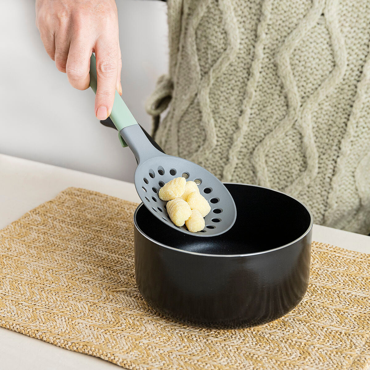 V4HFB34AE72E92397AFA398DC31F9E9D30AR5281989P4